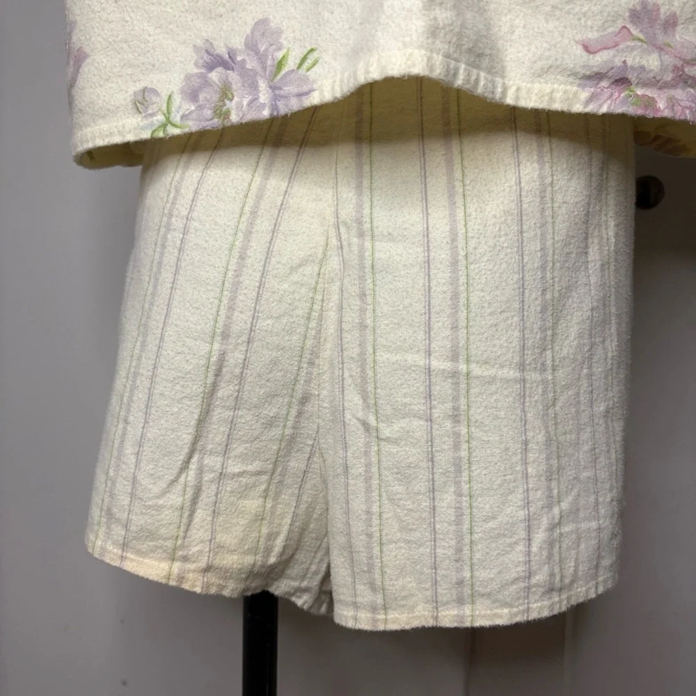 Vintage 80s Laura Adams Pale Yellow Floral Flannel Pajama Set Crop Tank Shorts - Picture 7 of 12